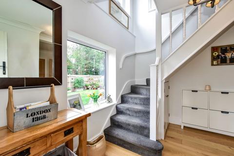 3 bedroom detached house for sale, Horseshoe Lane, Watford WD25