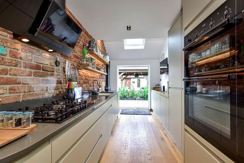3 bedroom detached house for sale, Horseshoe Lane, Watford WD25