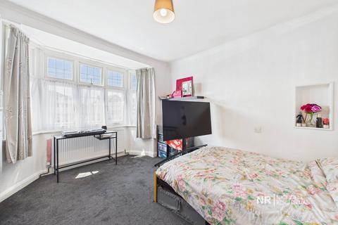 17 Caversham Avenue, Cheam, Sutton, SM3 9AQ