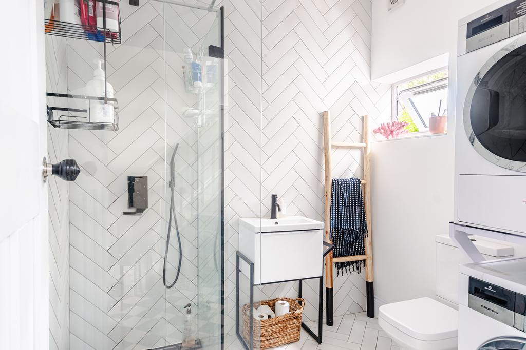 Hallshower