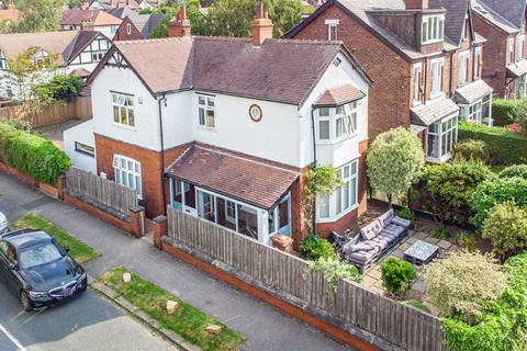4 bedroom detached house for sale, Leeds LS8