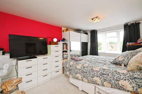 21 Pytt Field, Harlow, CM17 9AA