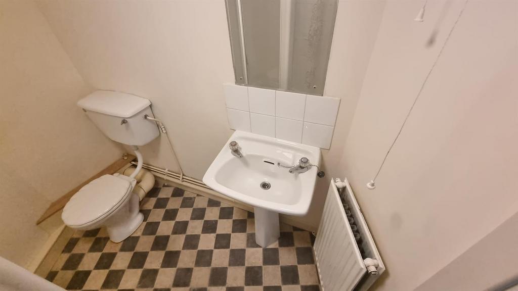 2 CB Bathroom 2.jpeg