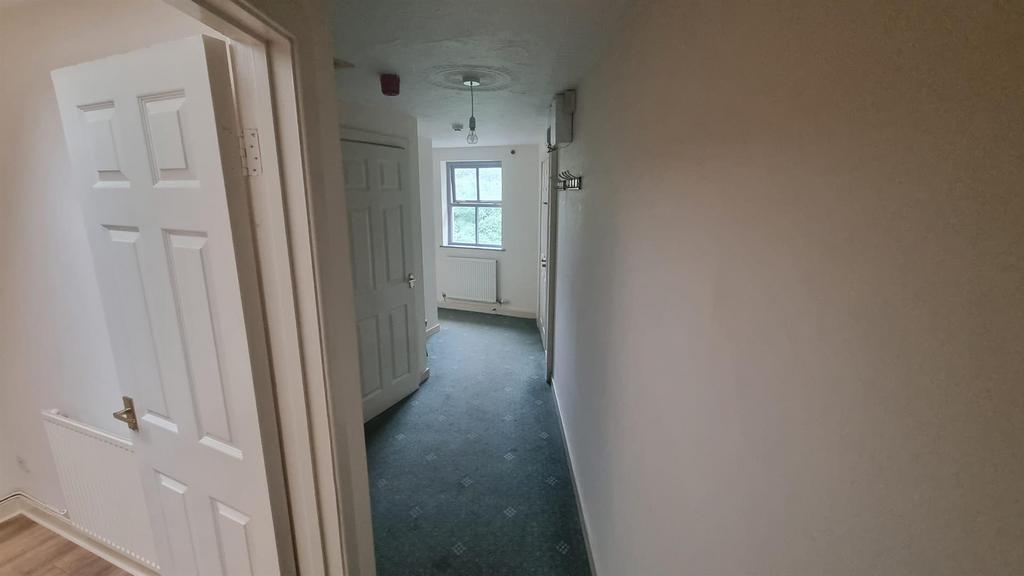 2 CB Hallway 1.jpeg