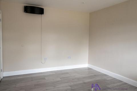 1 bedroom detached house to rent, Hillside, Slough SL1