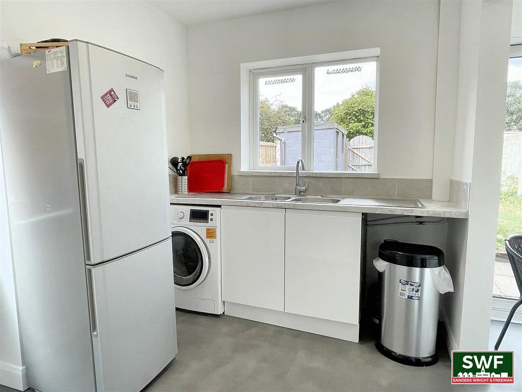 Kitchen3.jpg
