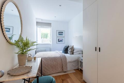 1 bedroom flat for sale, Elgin Crescent, London