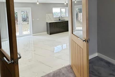 3 bedroom semi-detached house for sale, Uplands Road, Oadby, LE2