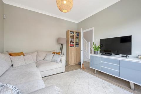 48 Waverley Road, London, E18 1HX