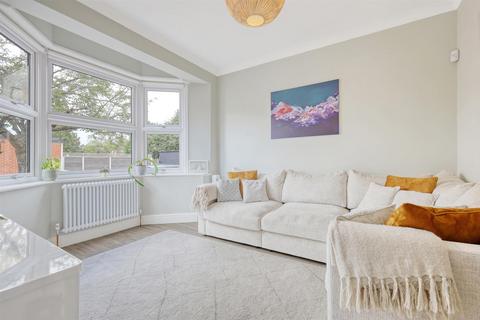 48 Waverley Road, London, E18 1HX