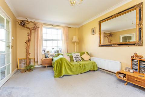 3 bedroom semi-detached house for sale, Burgess Road, Aylesham, Canterbury, Kent, CT3