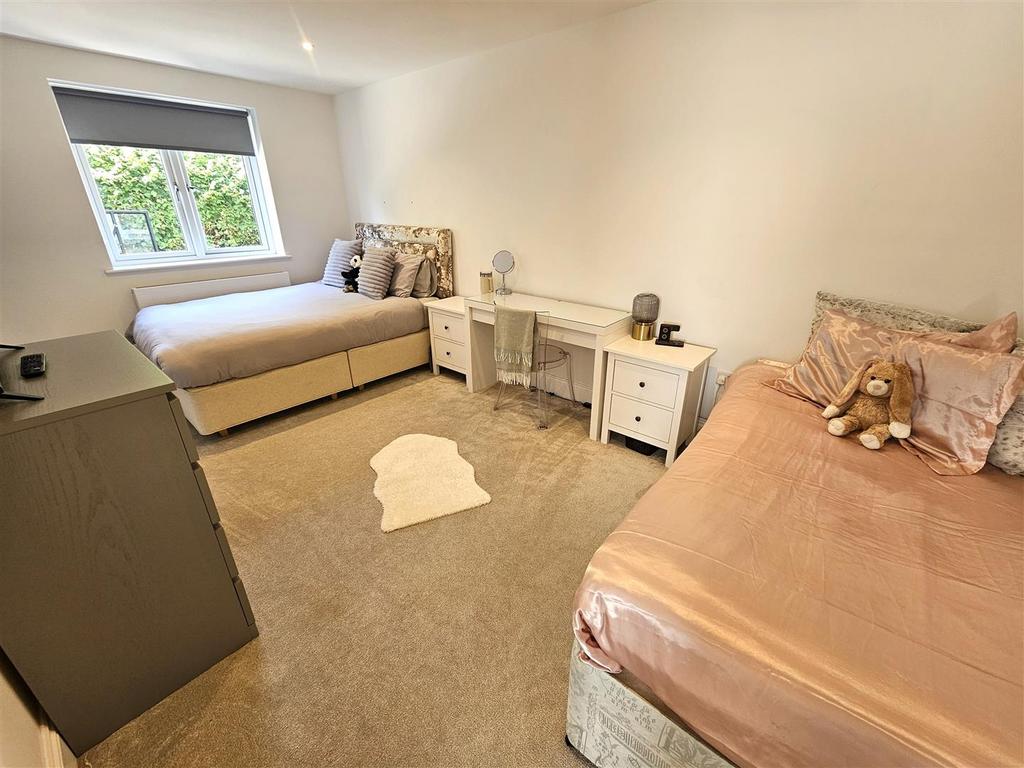 Bedroom 4.jpg