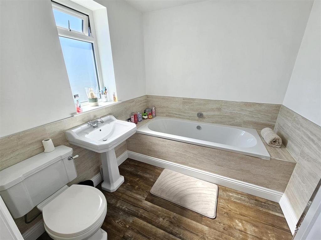 Bathroom.jpg