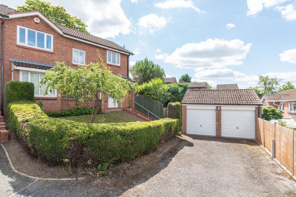 Matchborough Hatfield Close, Matchborough East... 4 bed detached house - £370,000