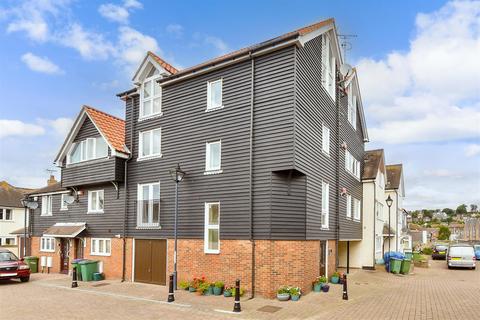 Newmans Close, Hythe, Kent