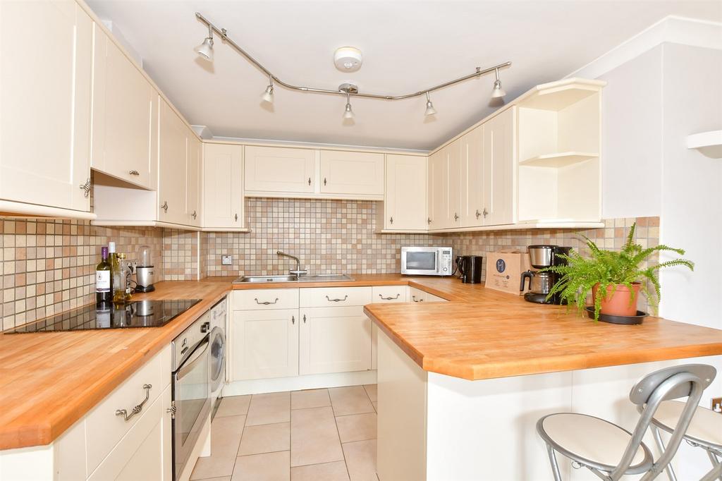 Lounge/ Kitchen