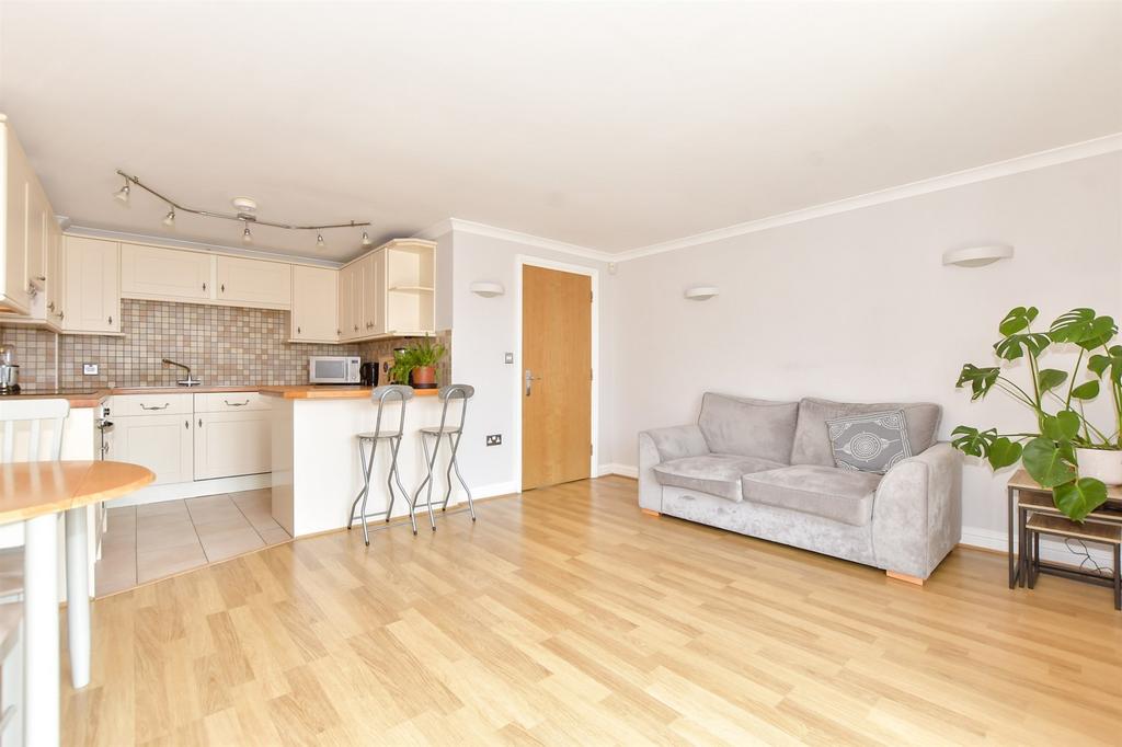 Lounge/ Kitchen