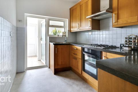 286 Strone Road, London, E12 6TP