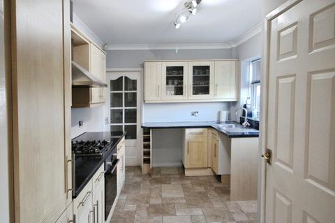2 bedroom bungalow for sale, Woodlands Crescent, Pontefract WF9