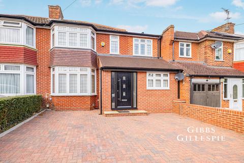 4 bedroom semi-detached house to rent, Peareswood Gardens, Stanmore, HA7