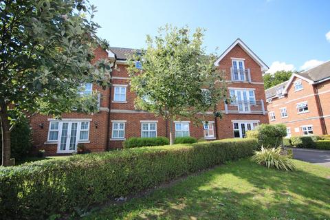 2 bedroom flat to rent, Bramshott Place, Hart GU51