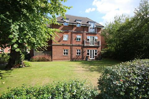 2 bedroom flat to rent, Bramshott Place, Hart GU51
