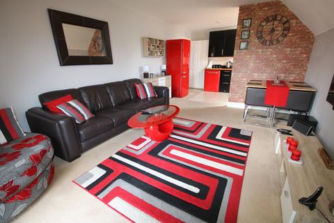 2 bedroom flat to rent, Bramshott Place, Hart GU51