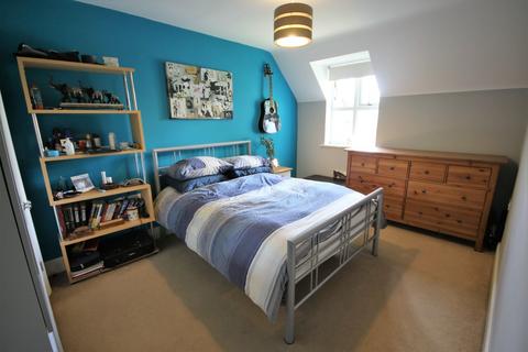 2 bedroom flat to rent, Bramshott Place, Hart GU51