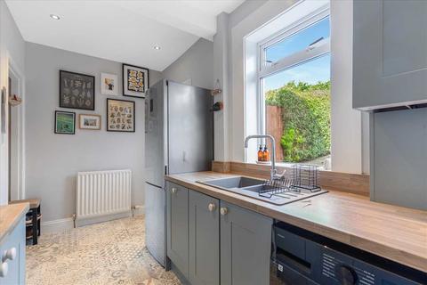 156 Randolph Drive, Clarkston, Glasgow, G76 8AU