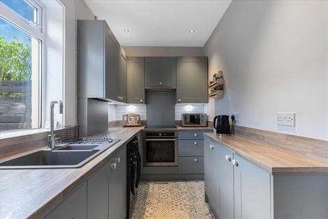 156 Randolph Drive, Clarkston, Glasgow, G76 8AU