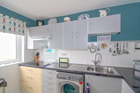 2 bedroom flat for sale, Dane Heights, Seaford