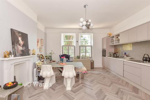 3 bedroom flat for sale, New Dover Road, Canterbury, Kent