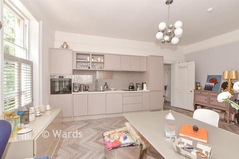3 bedroom flat for sale, New Dover Road, Canterbury, Kent
