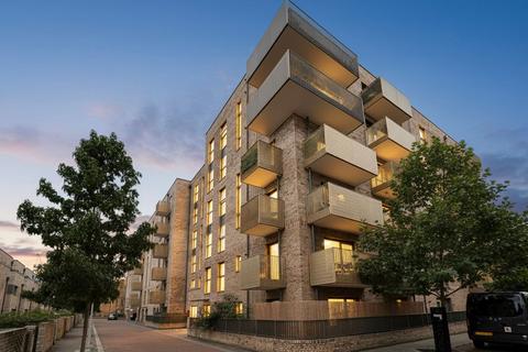 2 bedroom apartment for sale, 5 Selbourne Avenue, Hounslow TW3