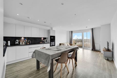 2 bedroom apartment for sale, 5 Selbourne Avenue, Hounslow TW3