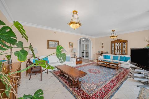 undefined, Raynham, Norfolk Crescent, London