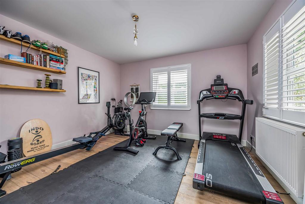 7 Hollow Lane, Hayling Island-Small-Portico Marketi