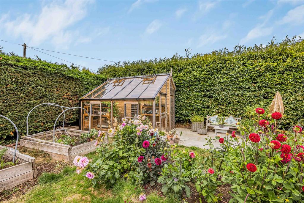 7 Hollow Lane, Hayling Island-Small-Portico Marketi