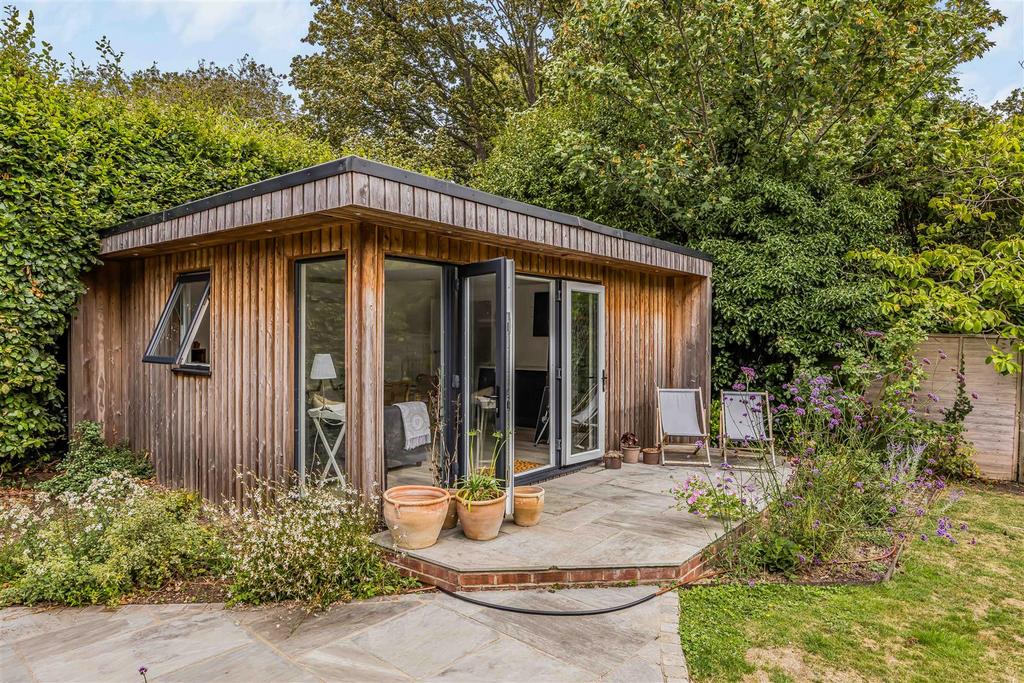 7 Hollow Lane, Hayling Island-Small-Portico Marketi