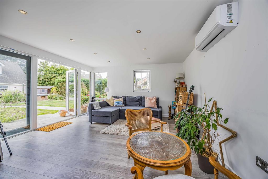 7 Hollow Lane, Hayling Island-Small-Portico Marketi