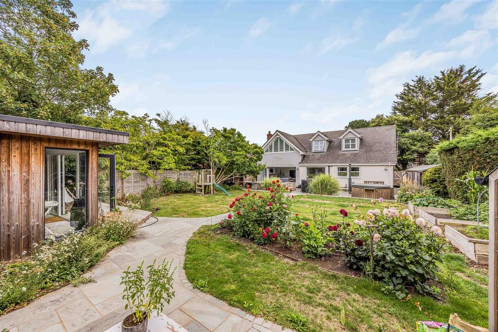 7 Hollow Lane, Hayling Island-Small-Portico Marketi