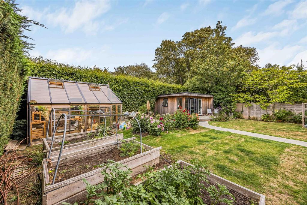 7 Hollow Lane, Hayling Island-Small-Portico Marketi