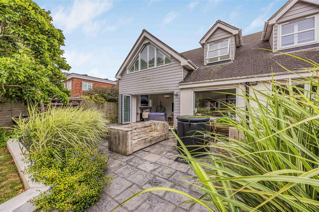 7 Hollow Lane, Hayling Island-Small-Portico Marketi