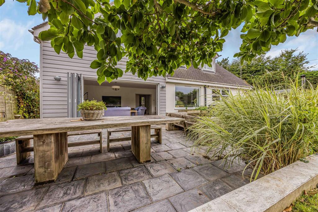 7 Hollow Lane, Hayling Island-Small-Portico Marketi