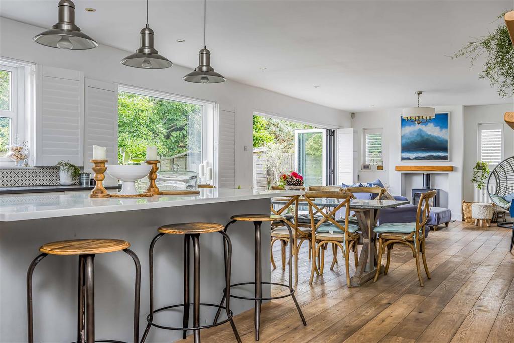 7 Hollow Lane, Hayling Island-Small-Portico Marketi