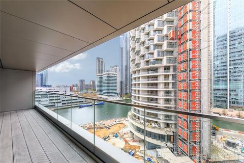 Studio to rent, Park Drive, London