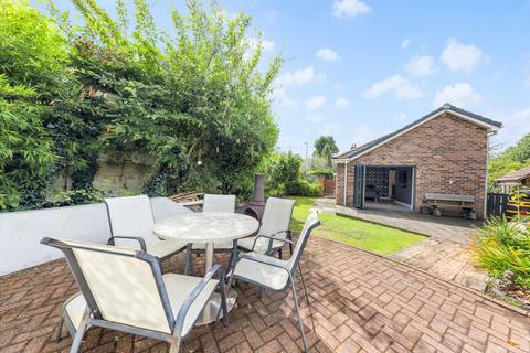 4 bedroom detached bungalow to rent, Padgate Lane, Padgate, WA1