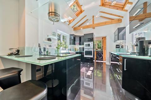 Coromandel Chelsfield Hill, Orpington, BR6 7SL