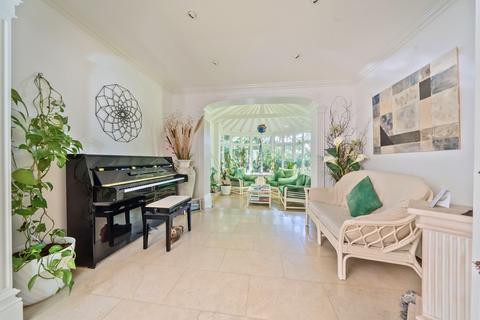 Coromandel Chelsfield Hill, Orpington, BR6 7SL