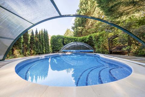 Coromandel Chelsfield Hill, Orpington, BR6 7SL